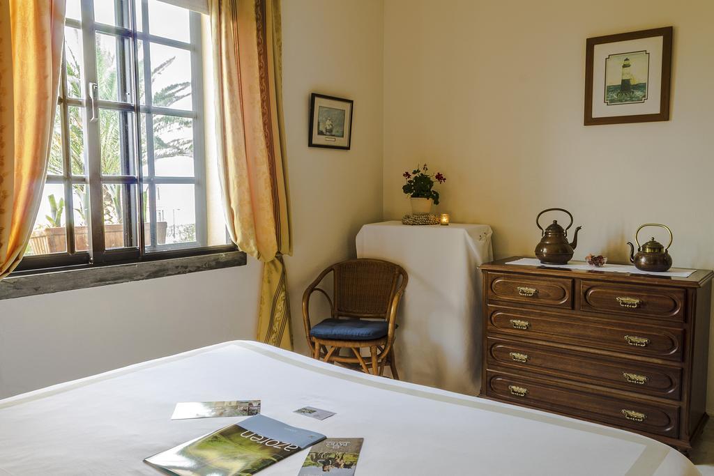Vila Belgica Bed and Breakfast Horta  Værelse billede