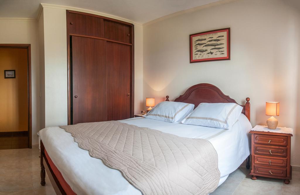 Vila Belgica Bed and Breakfast Horta  Værelse billede